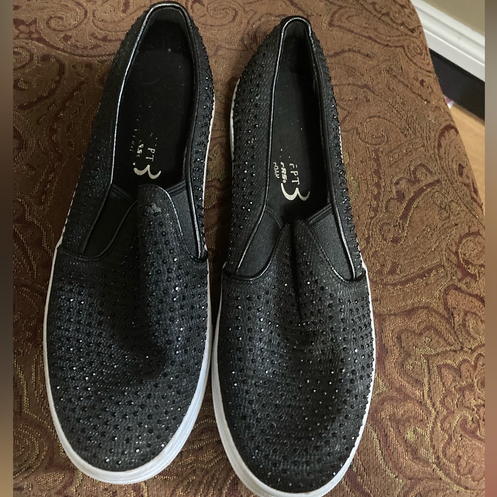 Black Skechers
